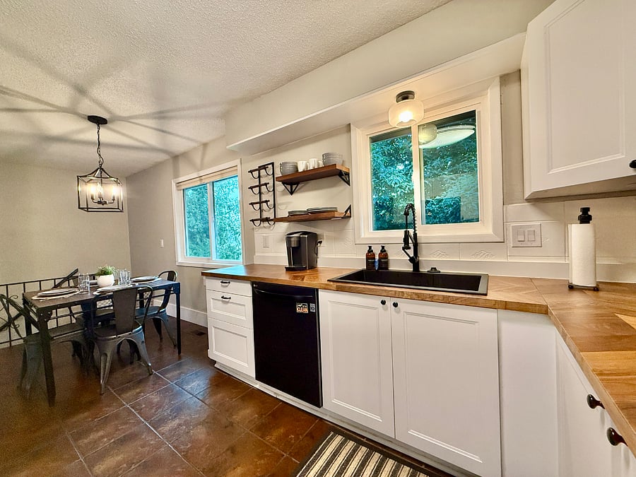 Beautiful kitchen overlooking the backyard. New appliances, extra-large sink, tri-level dishwasher, gas stove, and French door refrigerator with unique with dual access door.
Video walkthrough:
https://youtu.be/KUU2CeFw0Gk?si=IB1Gr6XOI5VLr58Z