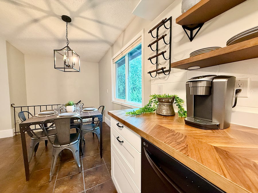 Beautiful kitchen overlooking the backyard. New appliances, extra-large sink, tri-level dishwasher, gas stove, and French door refrigerator with unique with dual access door.
Video walkthrough:
https://youtu.be/KUU2CeFw0Gk?si=IB1Gr6XOI5VLr58Z
