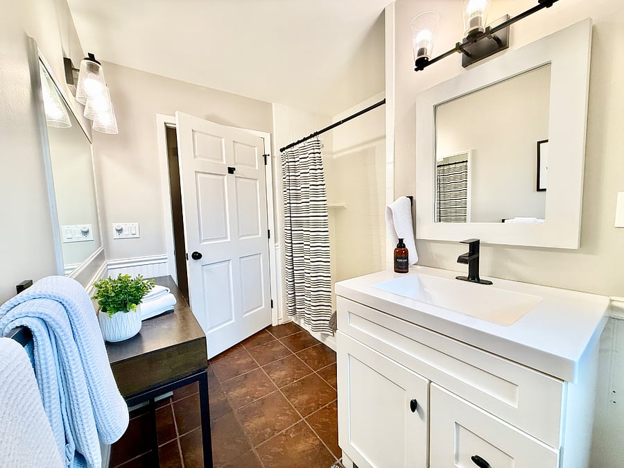 Bathroom with bathtub/shower combo and extra counter space. The door to the bathroom is also extra wide (35) beyond standard door size.
Video walkthrough:
https://youtu.be/KUU2CeFw0Gk?si=IB1Gr6XOI5VLr58Z