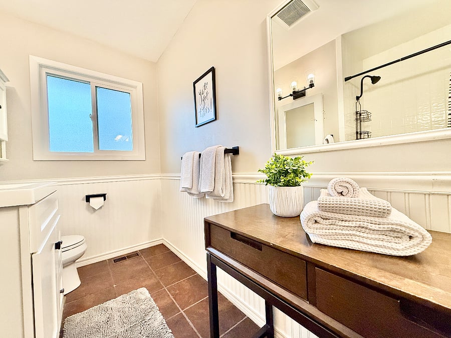 Bathroom with bathtub/shower combo and extra counter space. The door to the bathroom is also extra wide (35) beyond standard door size.
Video walkthrough:
https://youtu.be/KUU2CeFw0Gk?si=IB1Gr6XOI5VLr58Z