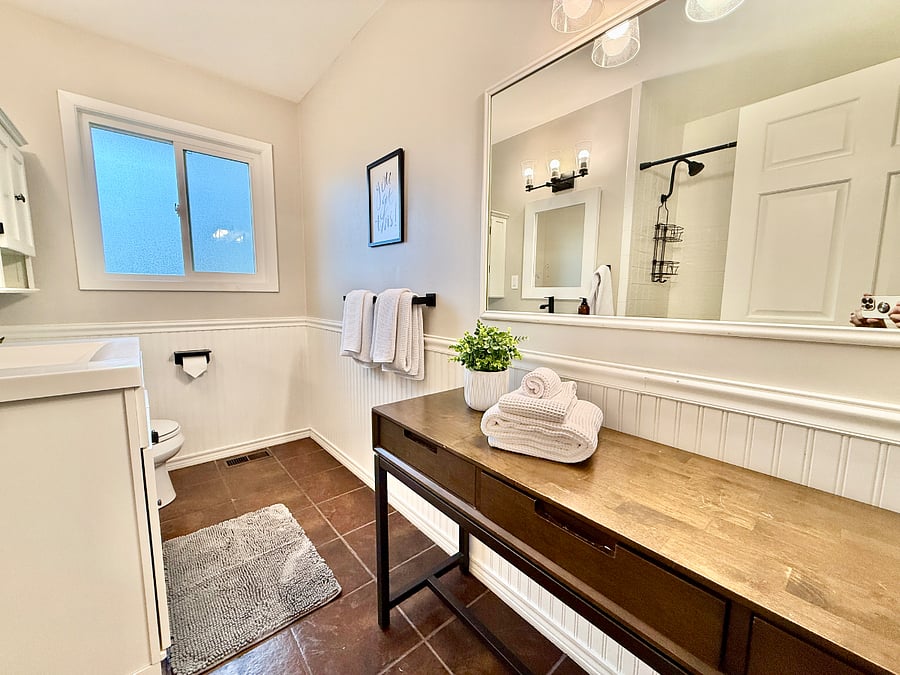 Bathroom with bathtub/shower combo and extra counter space. The door to the bathroom is also extra wide (35) beyond standard door size.
Video walkthrough:
https://youtu.be/KUU2CeFw0Gk?si=IB1Gr6XOI5VLr58Z