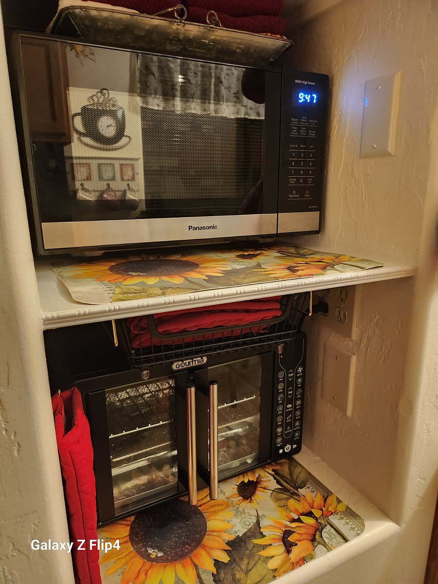 MICROWAVE AND AIR FRYER/OVEN