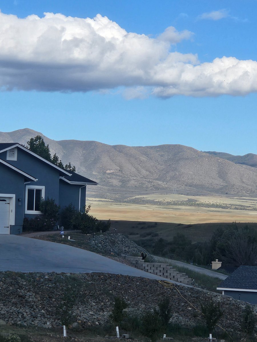 looking at the Mingus mountains- they change color at sunset 