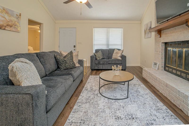 Relax in the stylish & comfortable living room at the end of a full day of activities