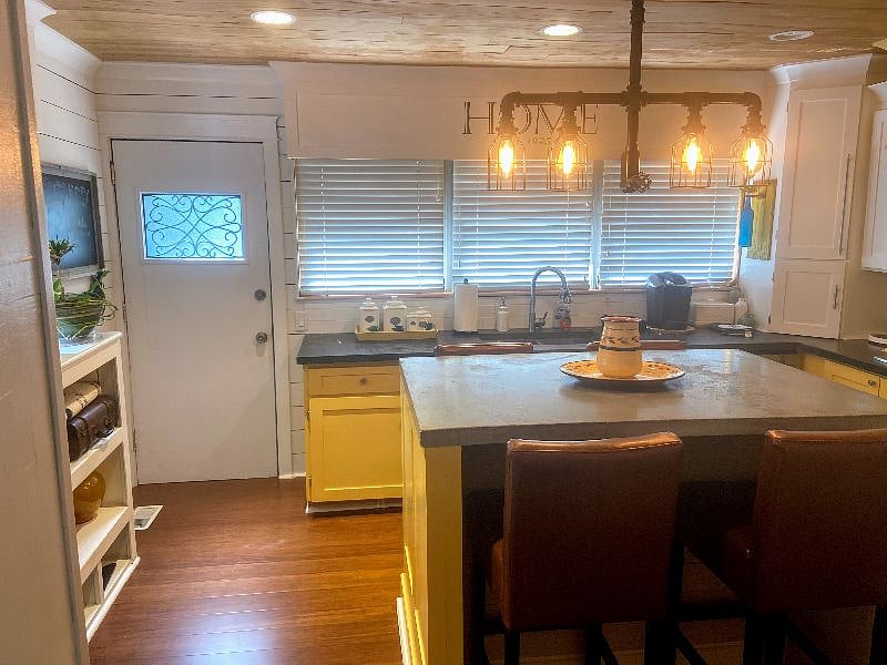 Furnished Finder property 302598_1 photo 3