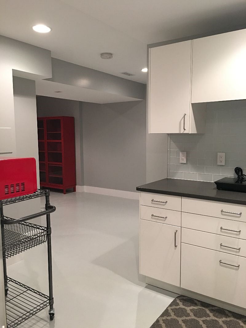 Kitchen to dining area