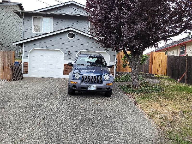 Driveway & Street Facing