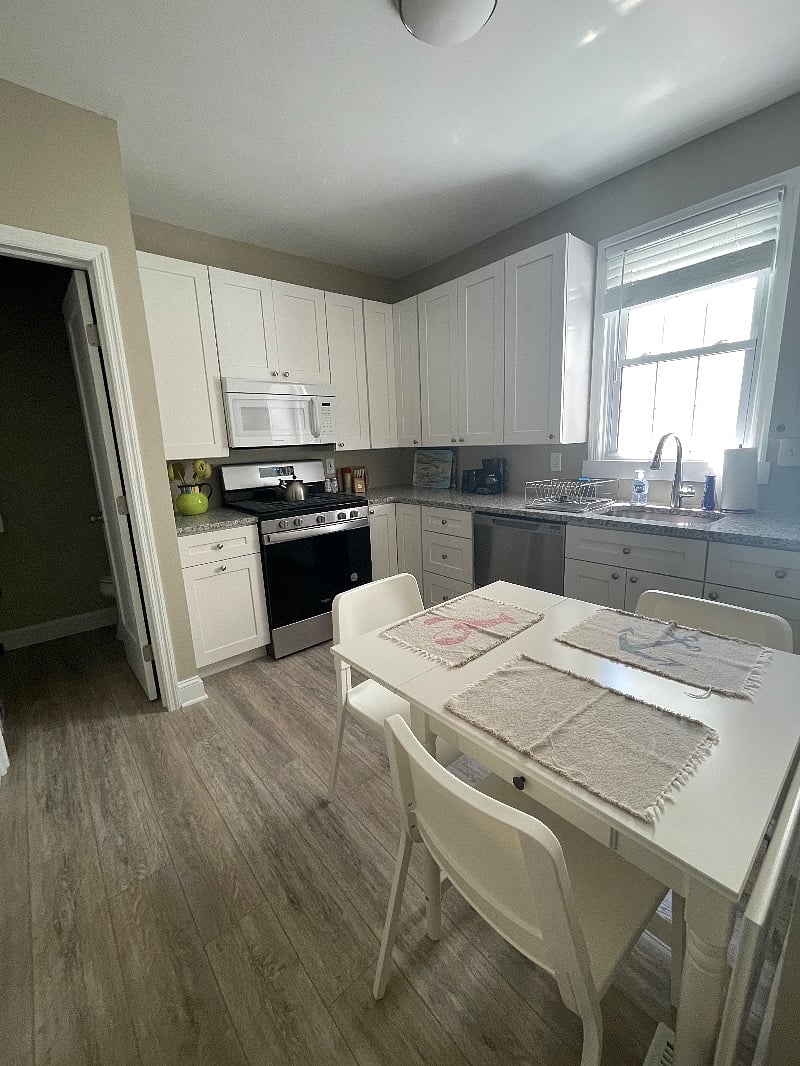Fully stocked kitchen for prep, meals and serving