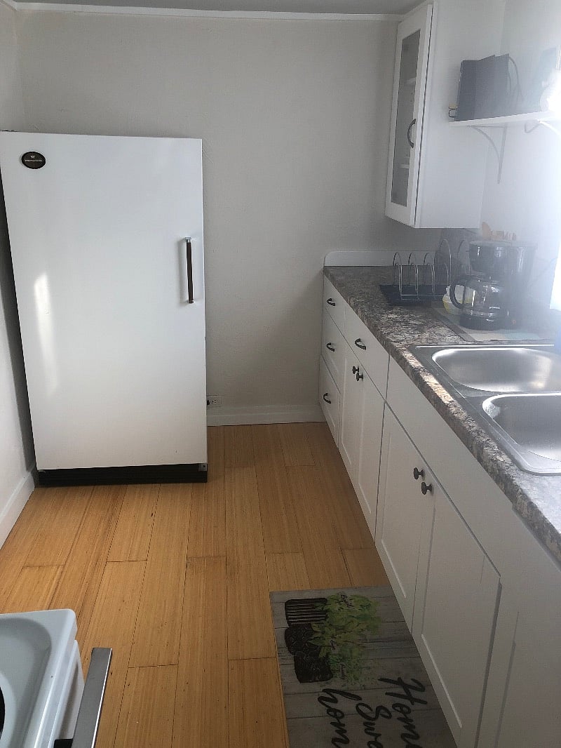 Sanders Beach kitchen