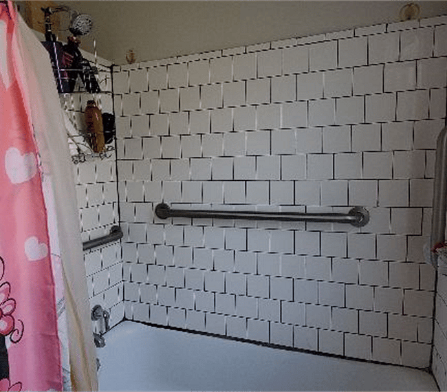 Shared bathroom 1
