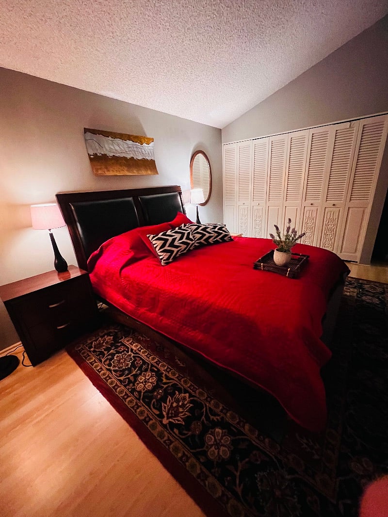 Master bedroom with double closet and double dresser. Queen bed with Tempur-Pedic matress that is so comfortable.