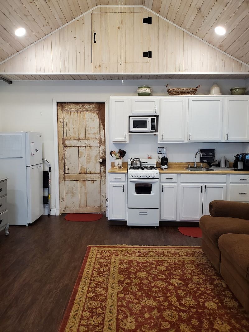 Furnished Finder property 303657_1 photo 2