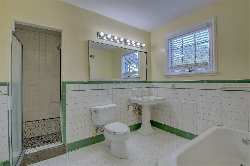Furnished Finder property 303693_2 photo 6