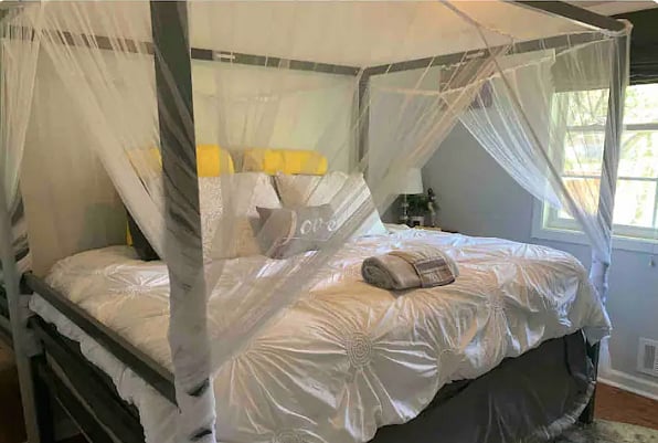 Queen Bedroom