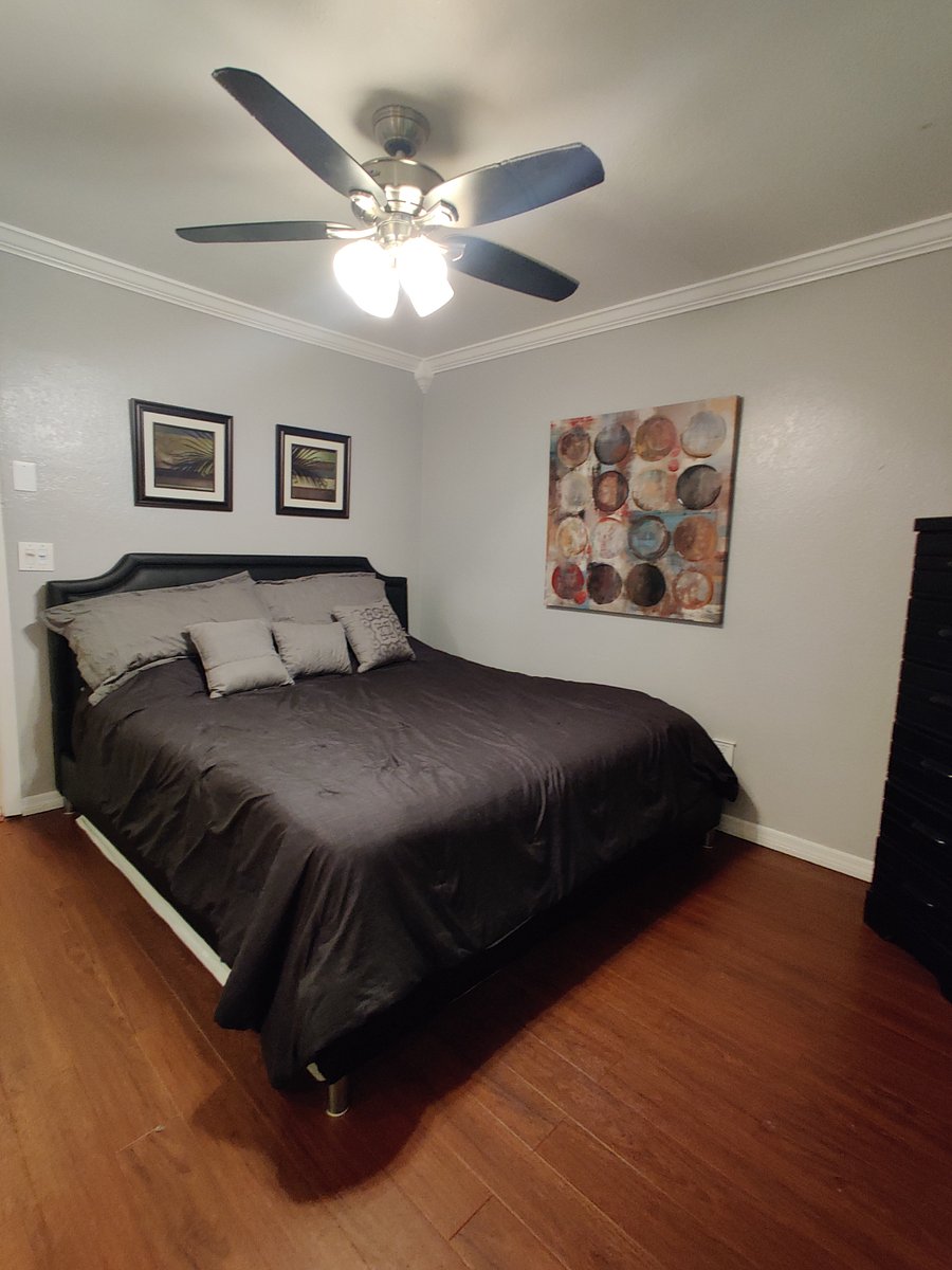 California King w added thick matress pad.