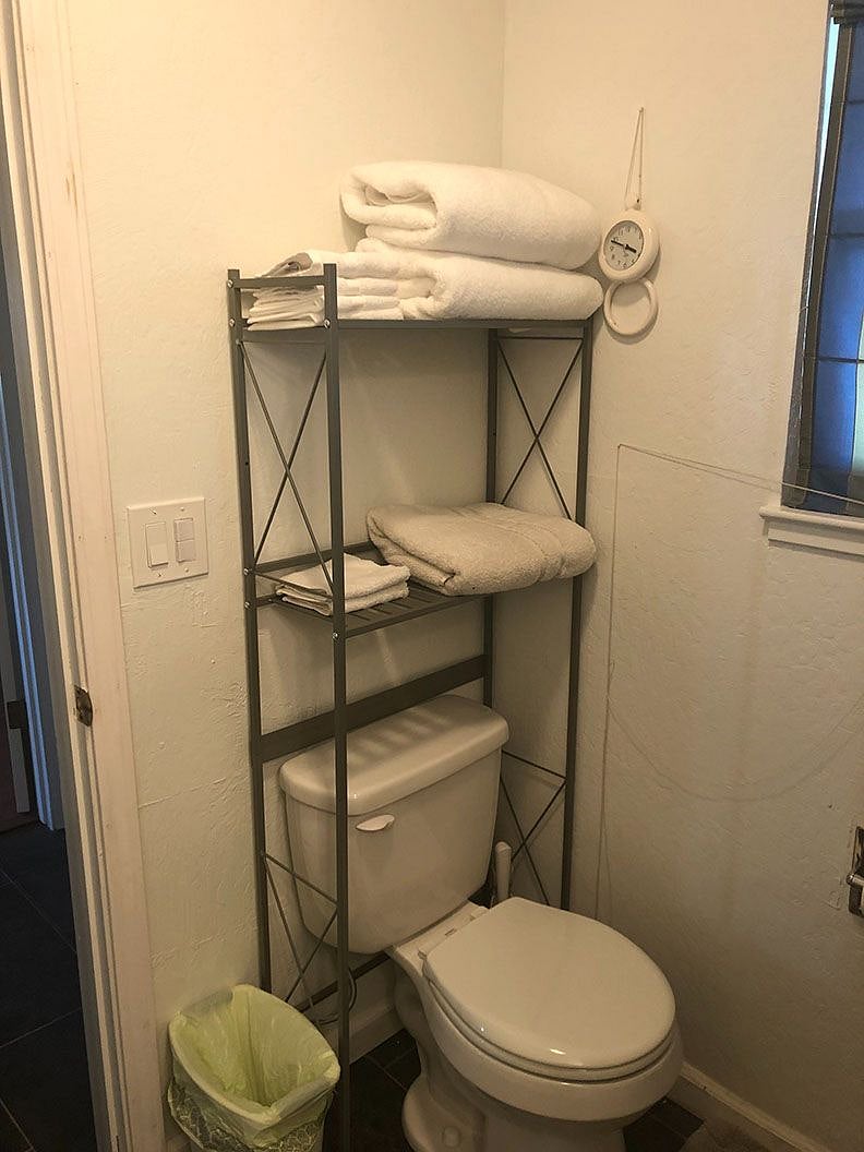 fresh towels provided