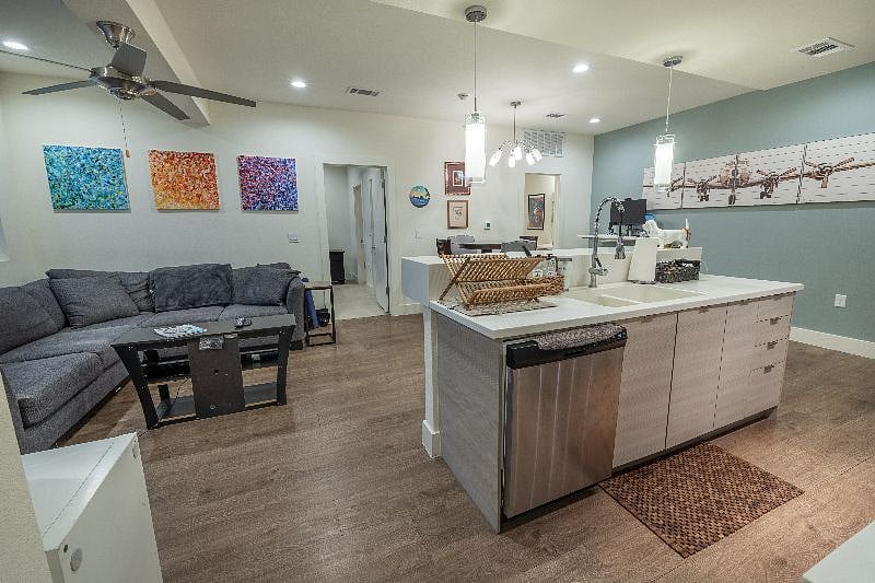 Furnished Finder property 303999_1 photo 2