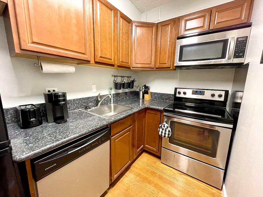 Furnished Finder property 304013_3 photo 17