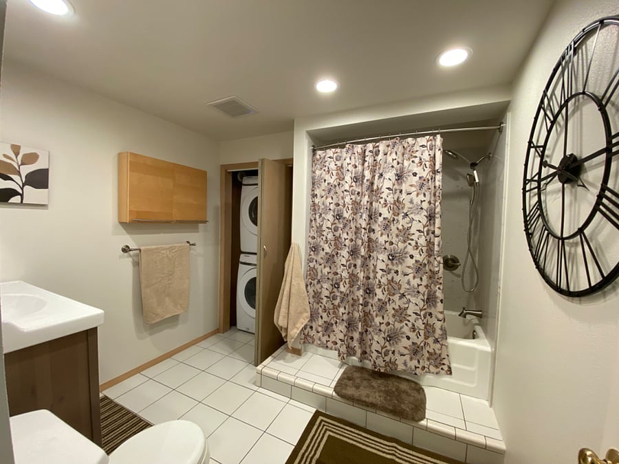 Primary full bath with washer/dryer