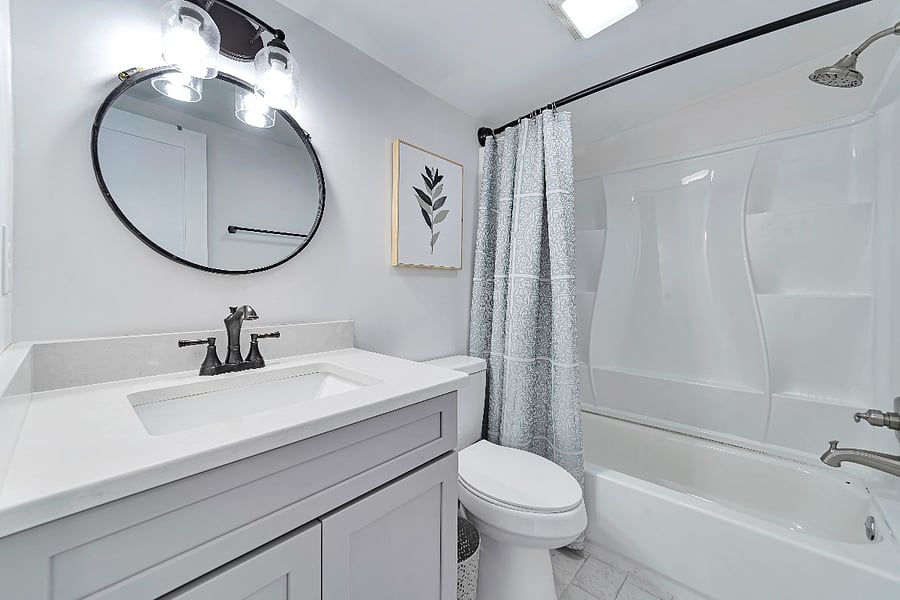 2nd floor full bath