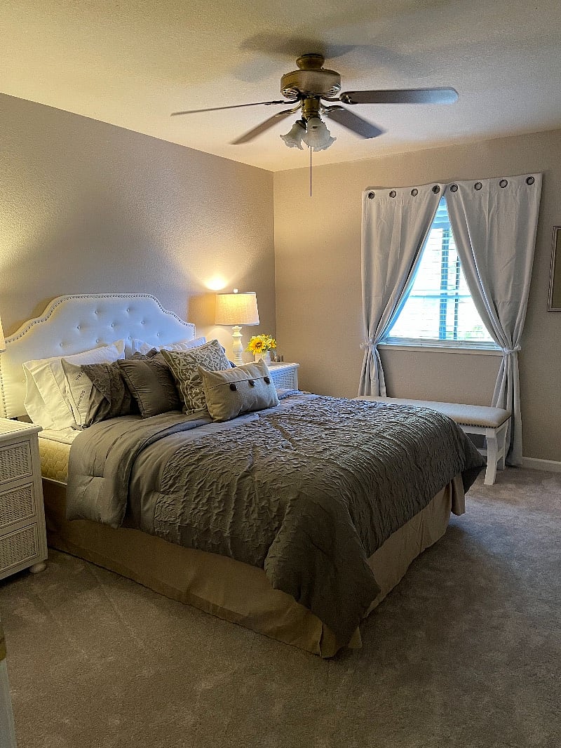2nd bedroom currently rented to another traveling nurse