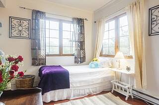 Sunny Room