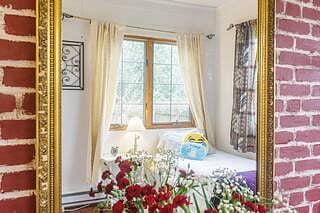 Sunny Room
