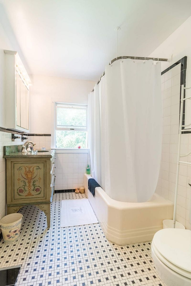 Upstairs Bathroom