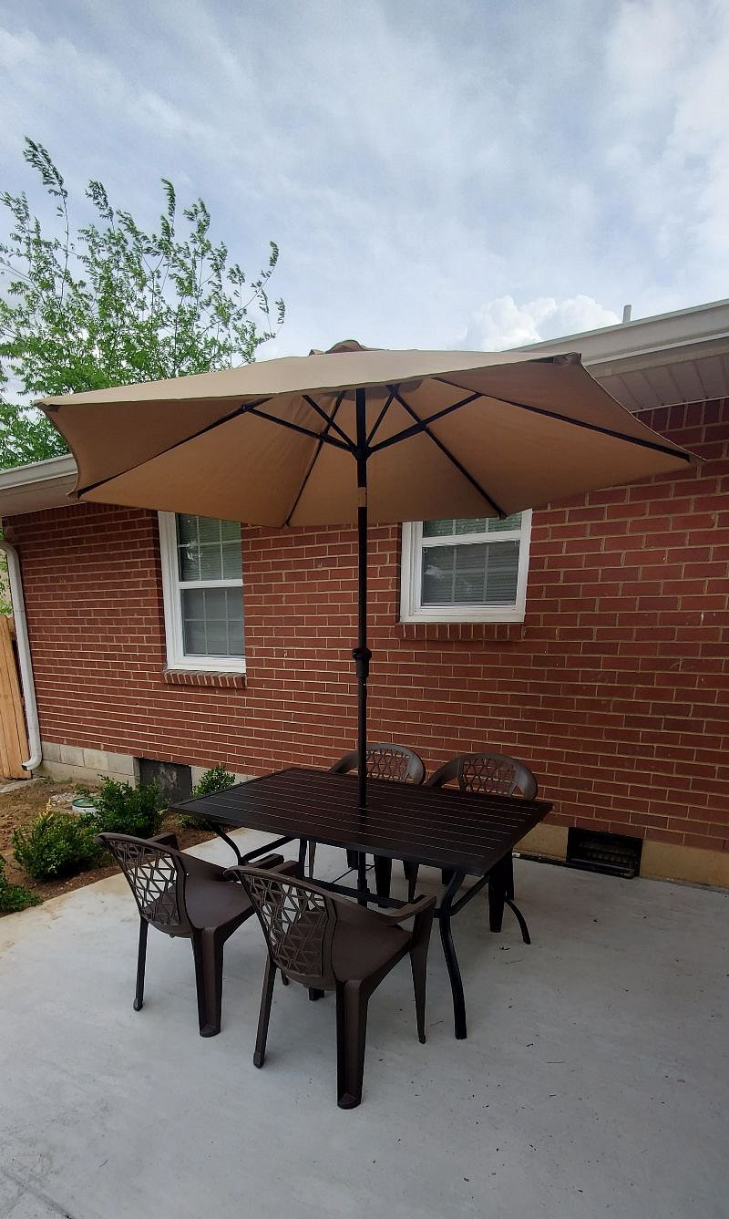 Patio table in back 10 chairs