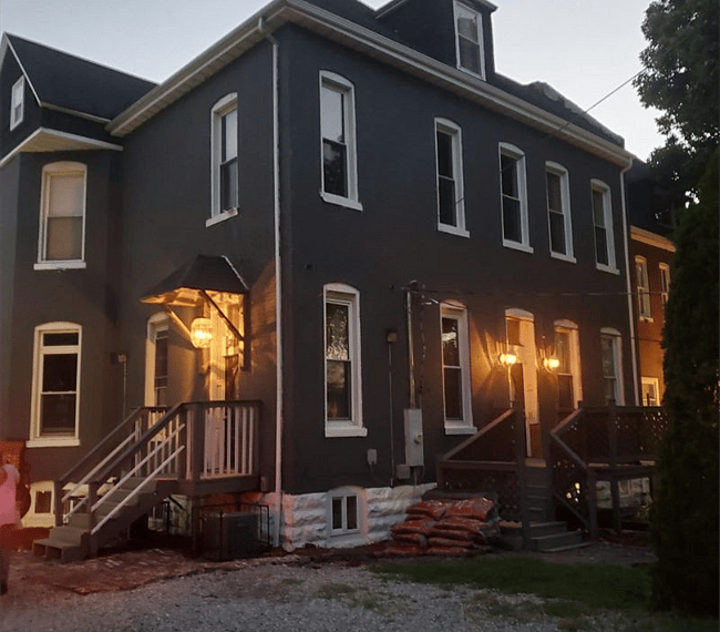 Private side and rear entrance