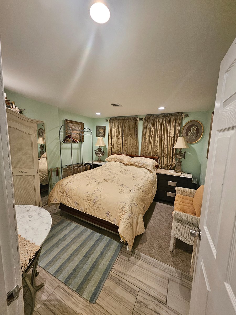 Furnished Finder property 304860_1 photo 24
