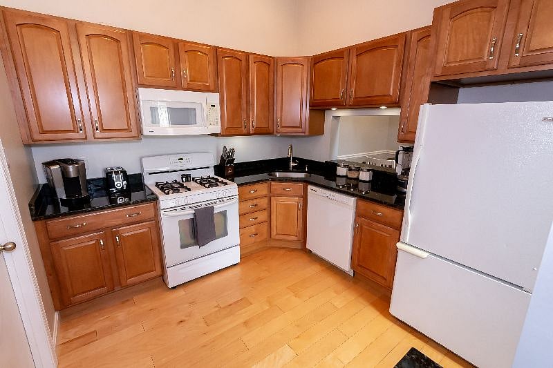 Furnished Finder property 305204_2 photo 8