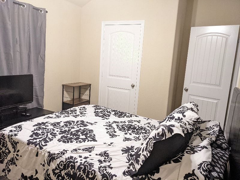 Furnished Finder property 305332_1 photo 7