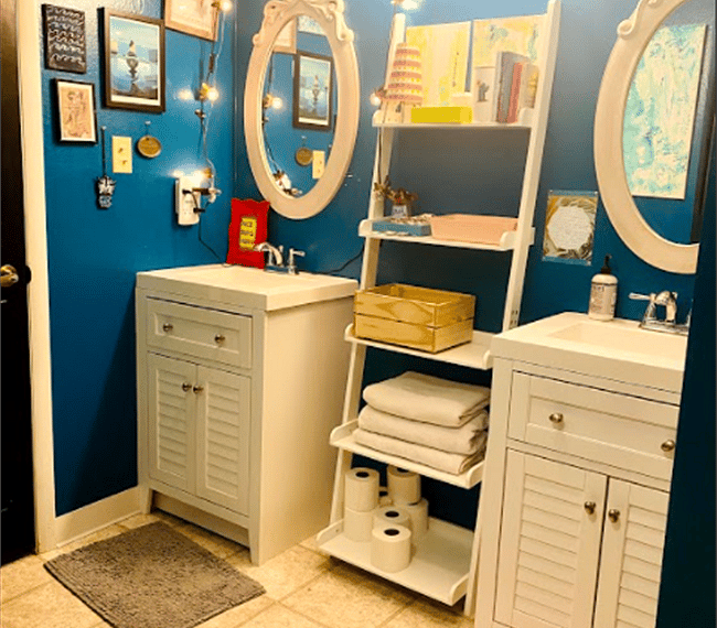 Huge bathroom complete with serene underwater artwork and dreamy twinkly lights for a real mermaid vibe.