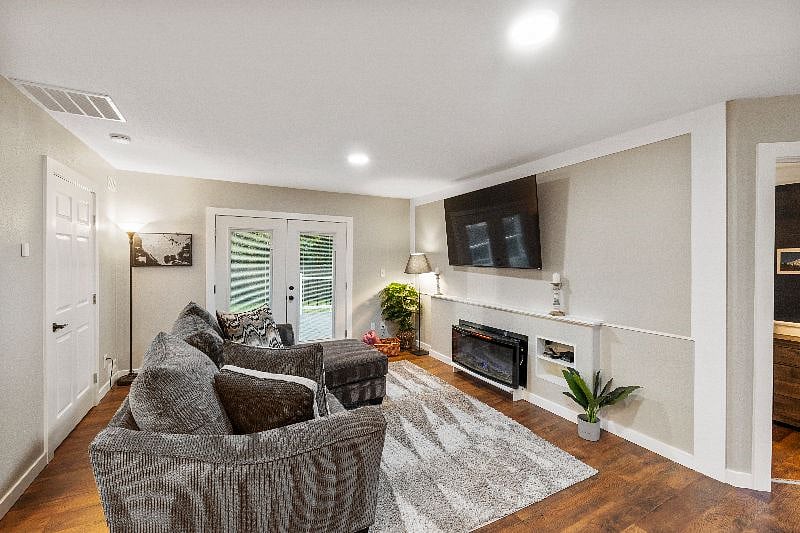 Furnished Finder property 305433_3 photo 20