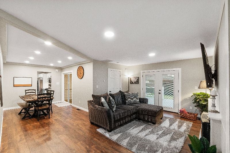Furnished Finder property 305433_3 photo 17