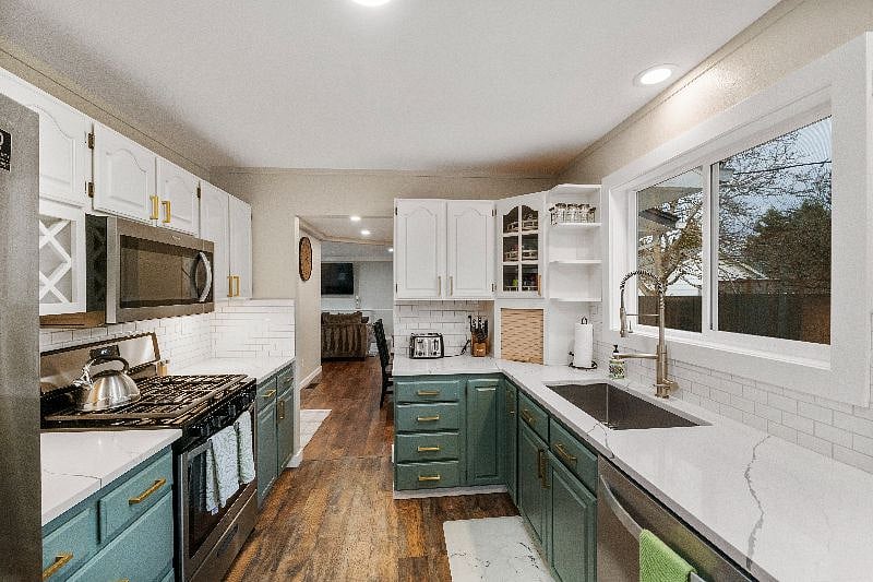 Furnished Finder property 305433_3 photo 13