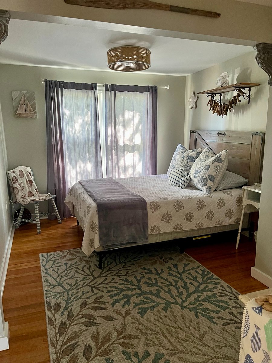 Queen Bed