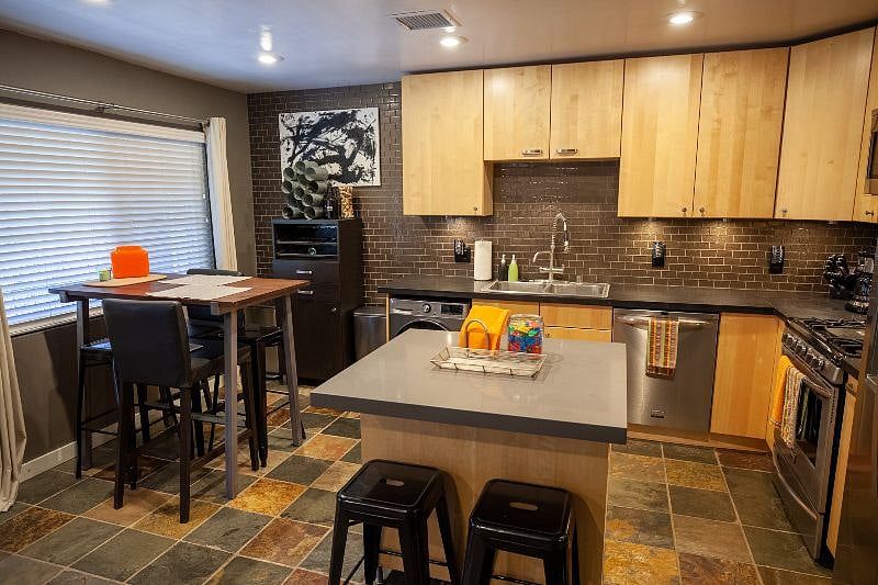 Furnished Finder property 305589_1 photo 5