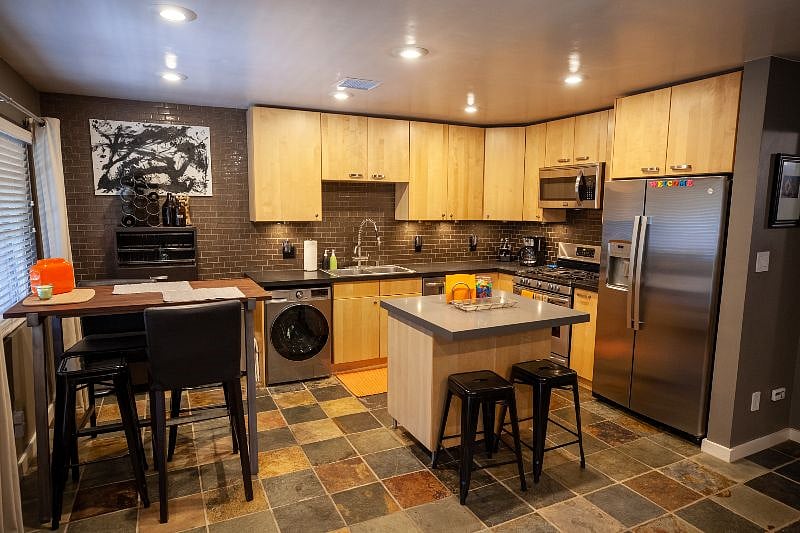 Furnished Finder property 305589_1 photo 4