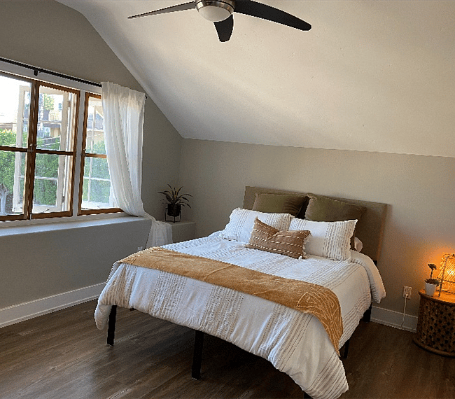Bedroom- light cancelling curtains for night shift