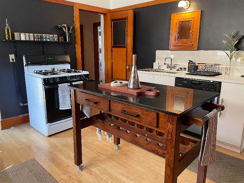 Furnished Finder property 305634_2 photo 13