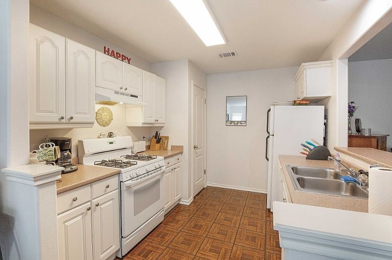 Furnished Finder property 305795_1 photo 6