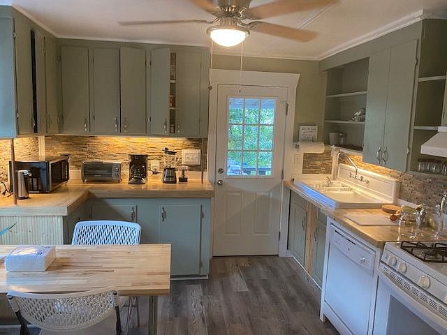 Furnished Finder property 305919_1 photo 8