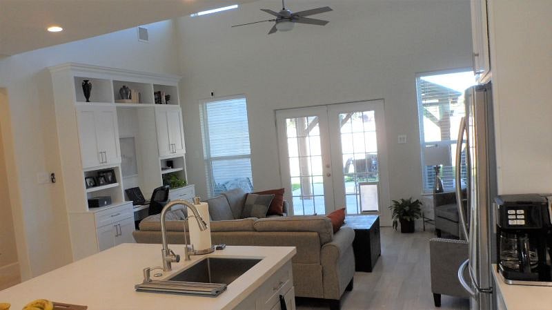 Furnished Finder property 305943_1 photo 11