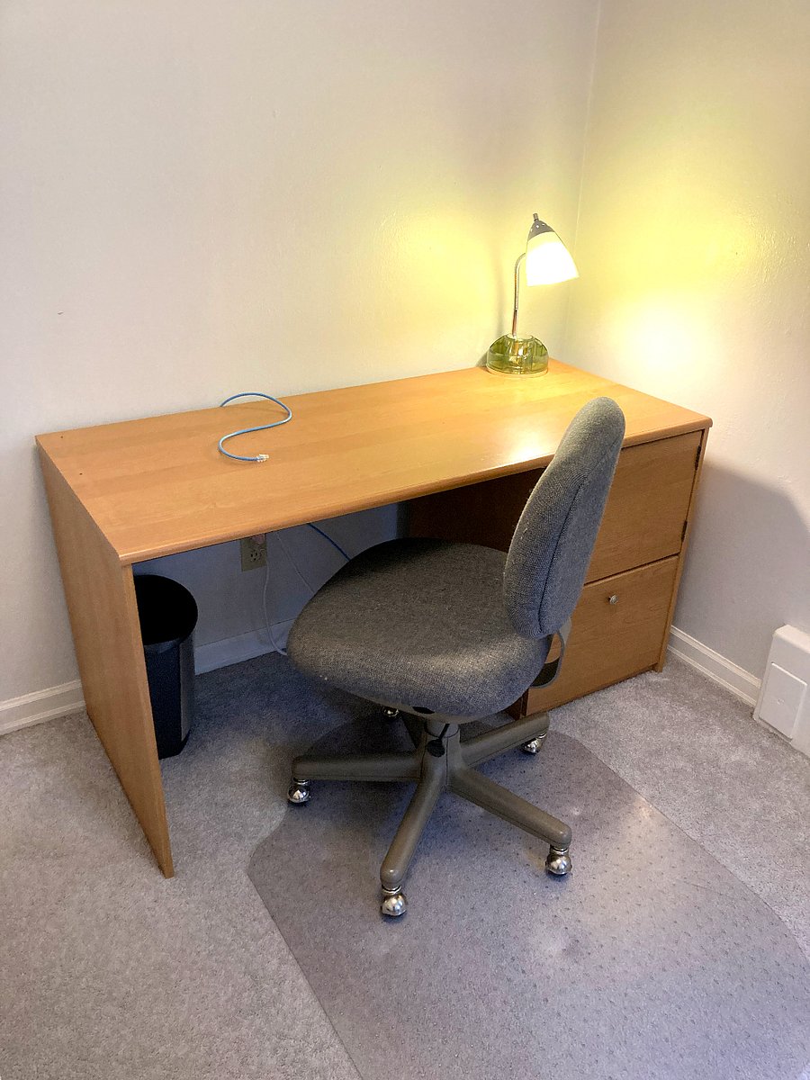 Bedroom 2 / Office with twin bed