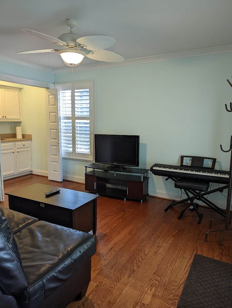 1st floor bedrom/flex room with kitchenette
