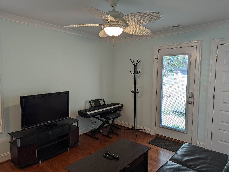 1st floor bedrom/flex room with kitchenette