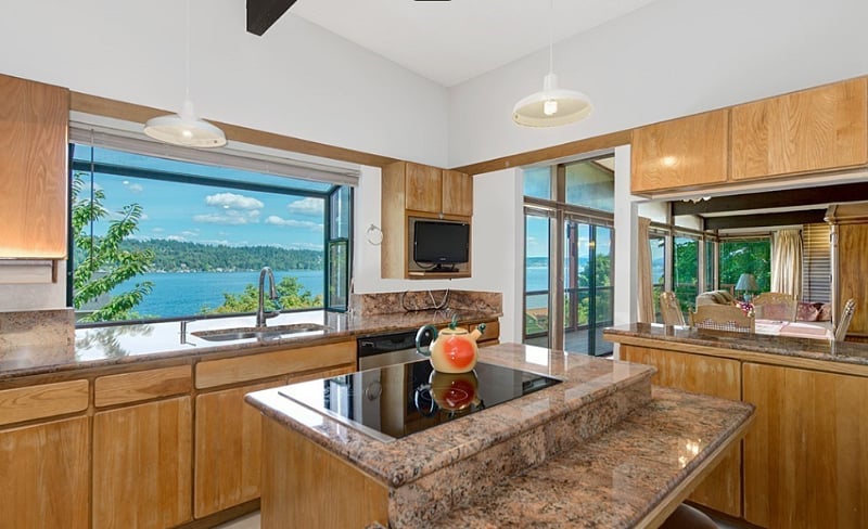 View kitchen, shared by traveling guests.