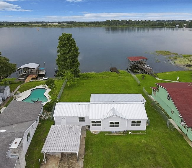 Rare Chain-of-Lakes Lakefront Location